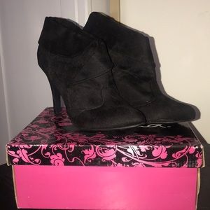 NWT Qupid Suede Politic Booties